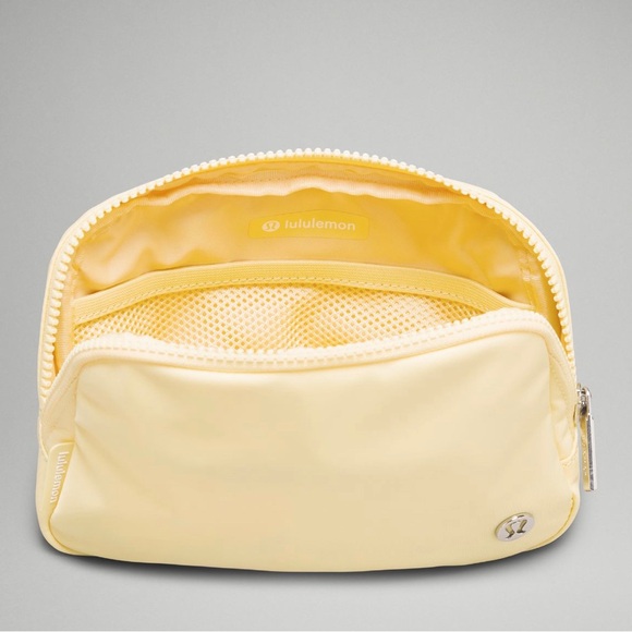 NEW LULULEMON EVERYWHERE BELT BAG SWIRL YELLOW - Picture 4 of 8